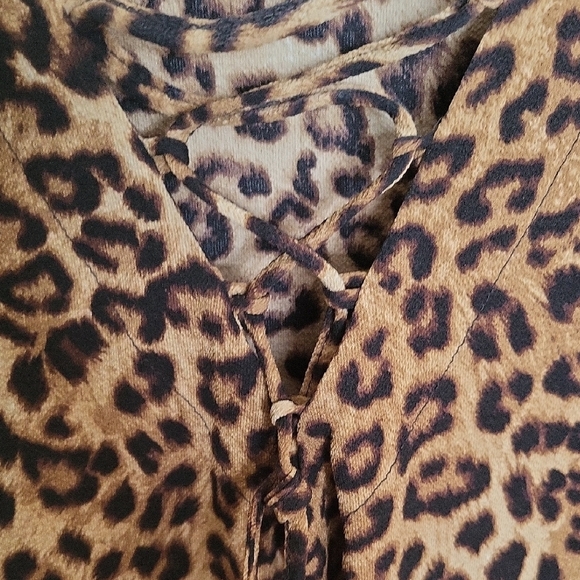 Animal Chic Print Blouse - Picture 4 of 8